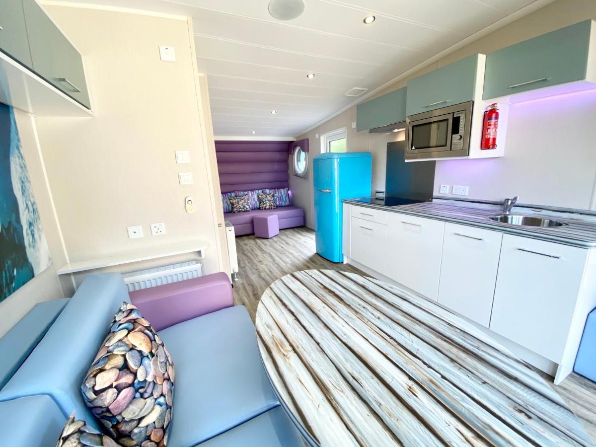 Elletson Park Wood Fired Hot Tubs, Caravans & Pods Pilling Exterior photo