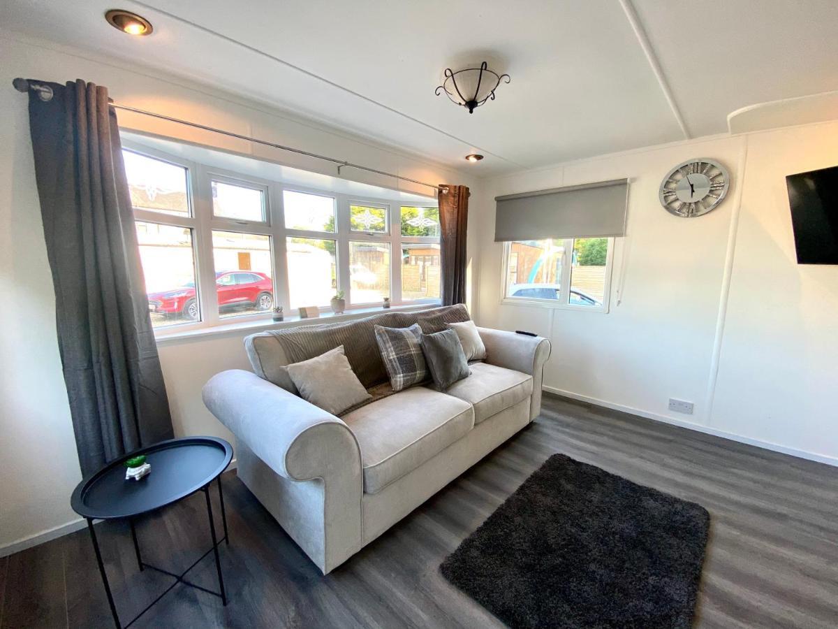 Elletson Park Wood Fired Hot Tubs, Caravans & Pods Pilling Exterior photo