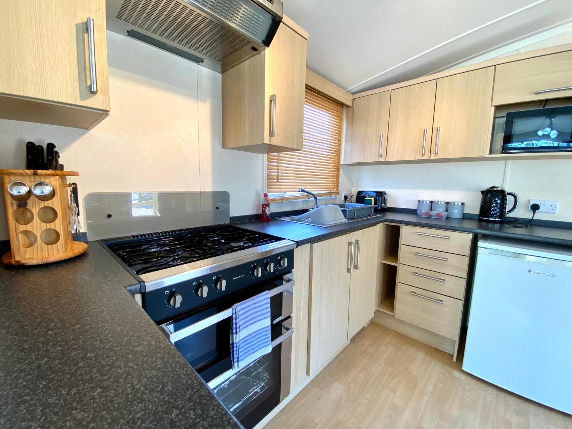 Elletson Park Wood Fired Hot Tubs, Caravans & Pods Pilling Exterior photo
