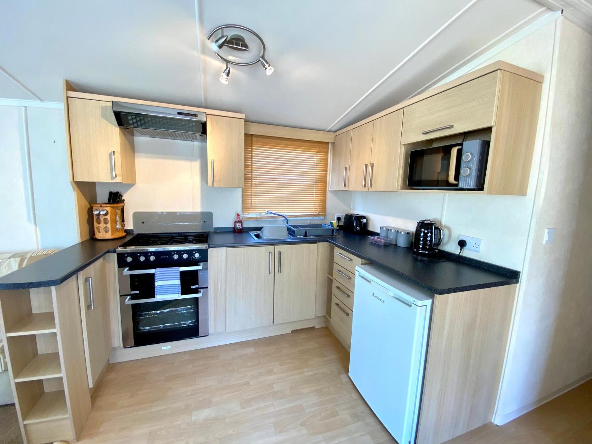 Elletson Park Wood Fired Hot Tubs, Caravans & Pods Pilling Exterior photo