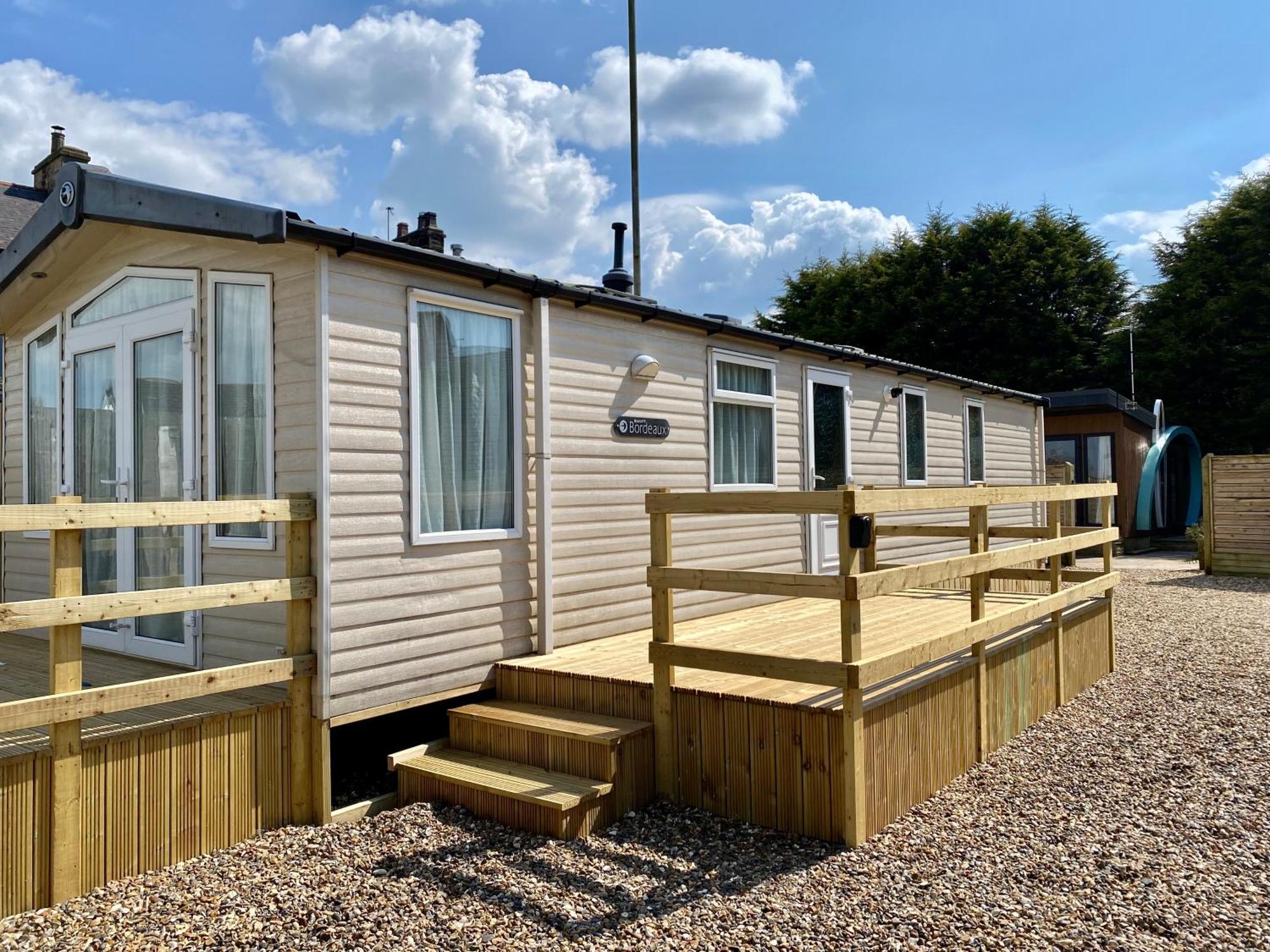 Elletson Park Wood Fired Hot Tubs, Caravans & Pods Pilling Exterior photo