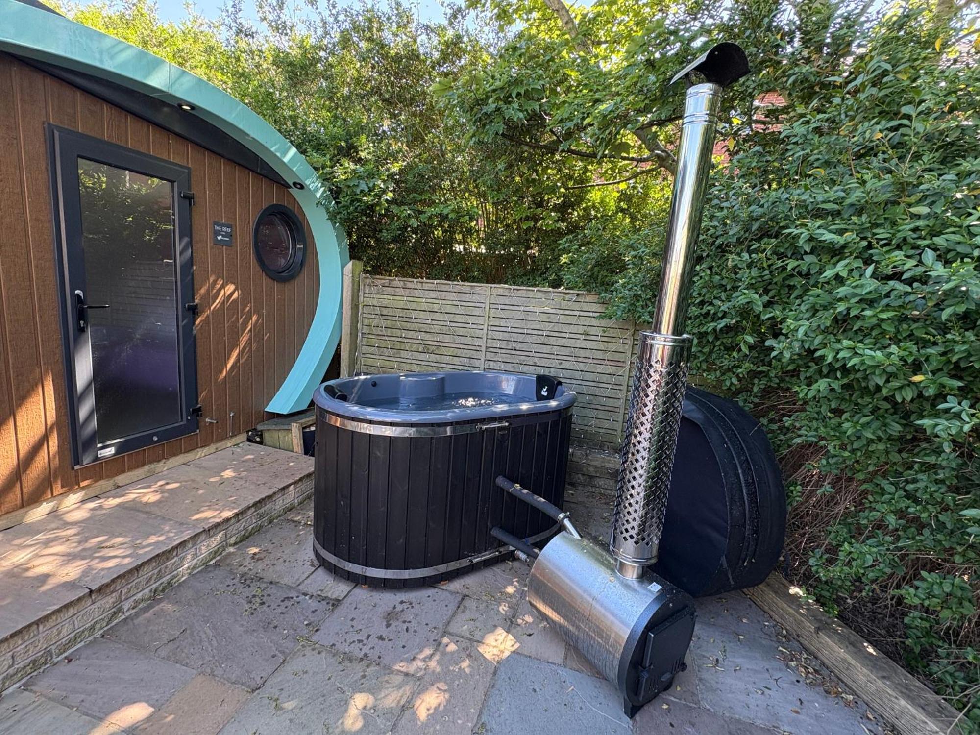 Elletson Park Wood Fired Hot Tubs, Caravans & Pods Pilling Exterior photo